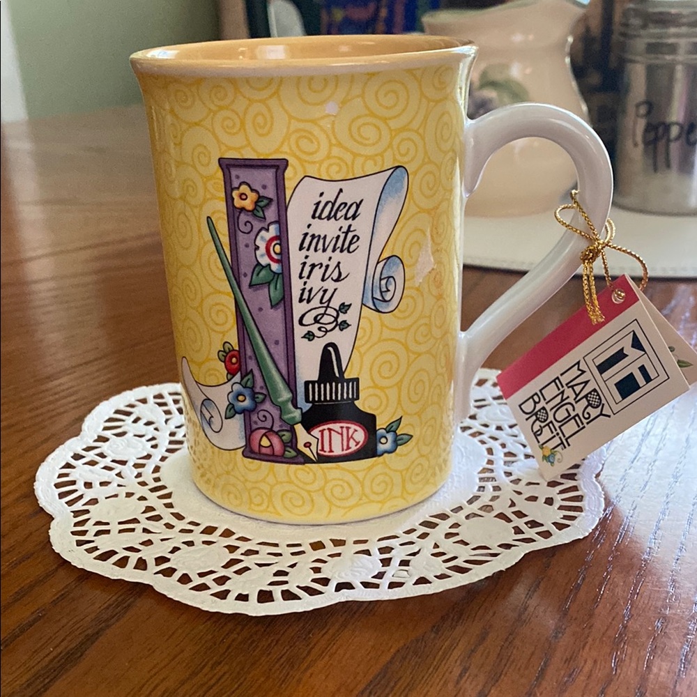 🍒Mary Engelbreit Yellow and White Ceramic Mug